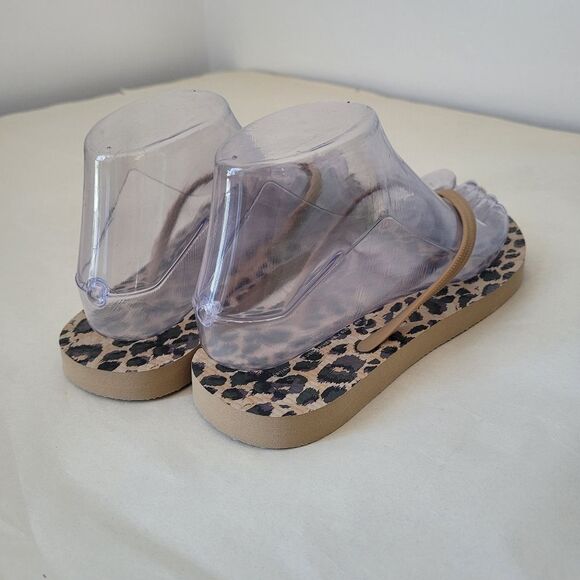 Old Navy Sandals Flip Flops Animal Print Thong Casual Beach Pool Vacation 6 - Picture 5 of 7